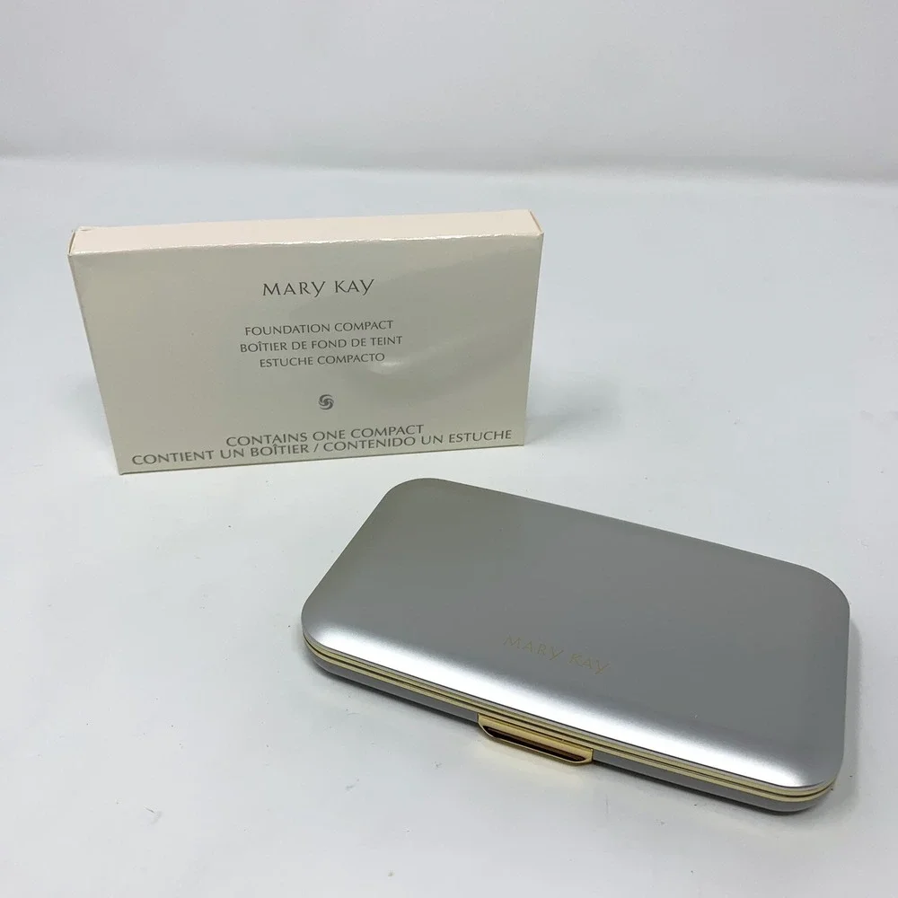 MARY KAY Foundation Compact for D Shape Foundation 869100 New In Box NIB